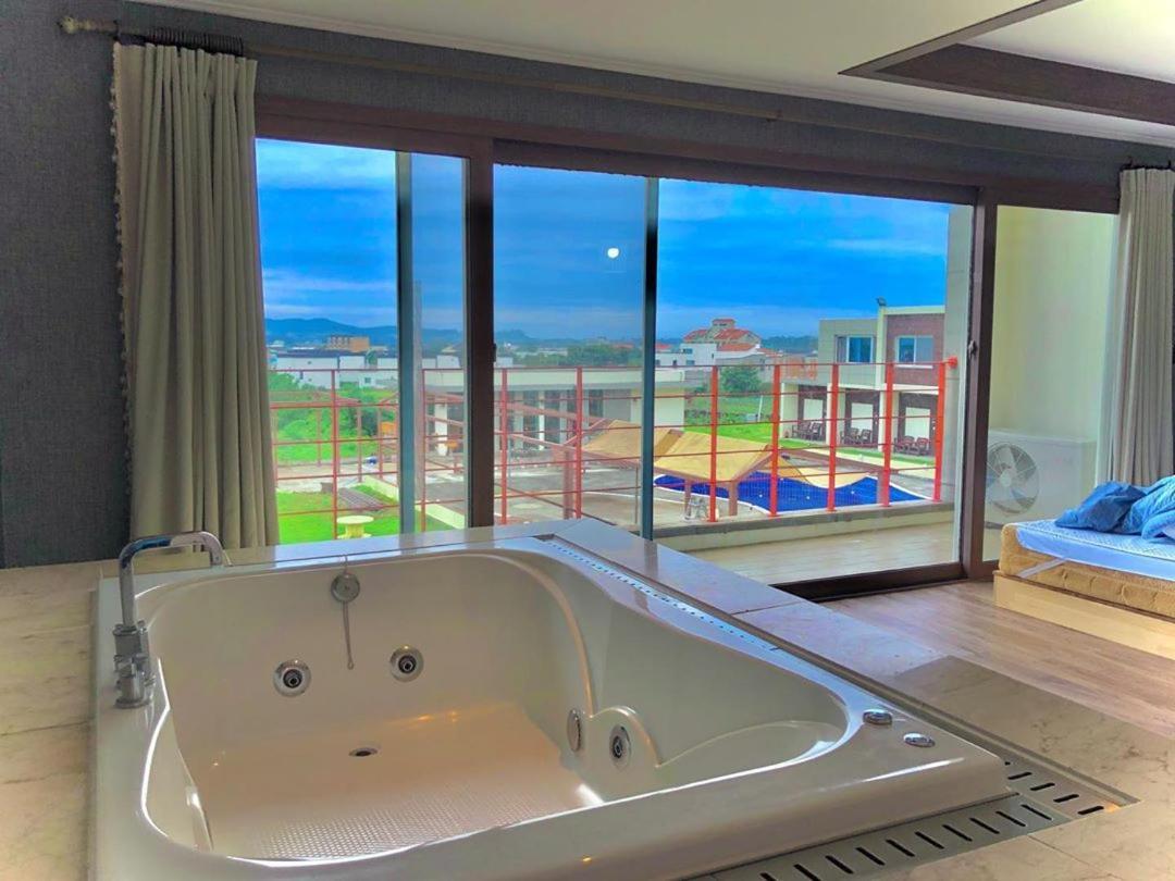 Shall Story Resort Seogwipo Bagian luar foto
