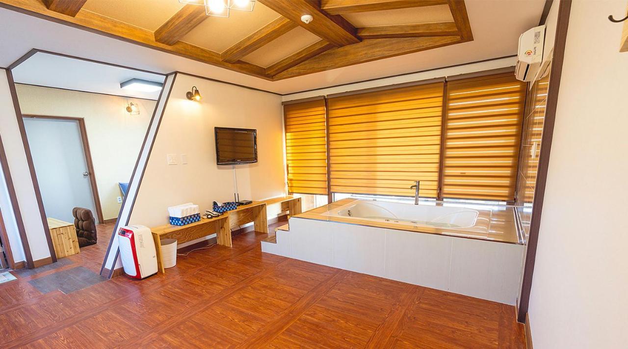 Shall Story Resort Seogwipo Bagian luar foto
